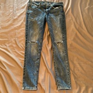 Levi’s Distressed Lowrise Jeggings